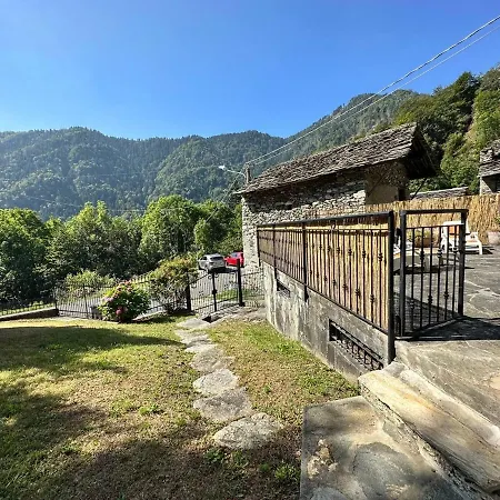 Pressi Gran Paradiso Chalet *